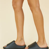 LABEL ATHLETIC Slides Black